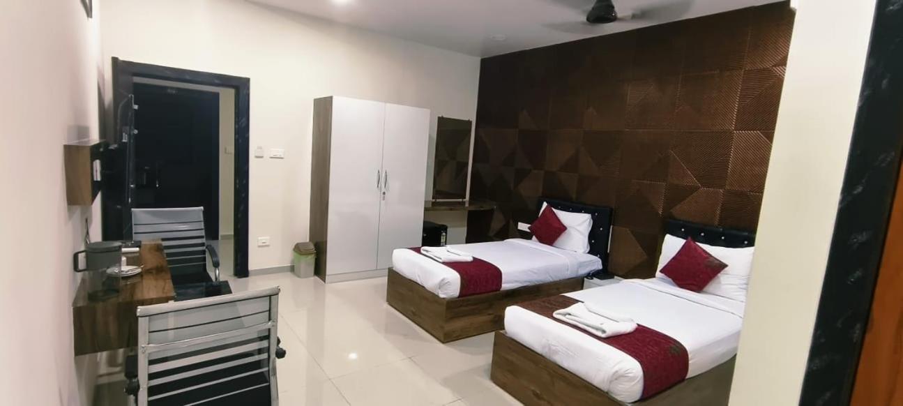 Hotel Vaishnavi Grand Mirialguda Exterior foto